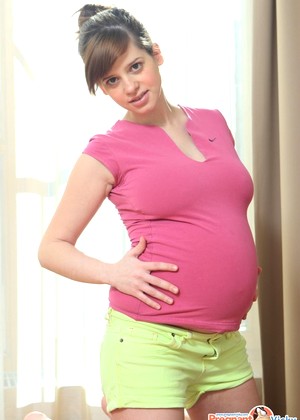 Pregnant Vicky free sex photo